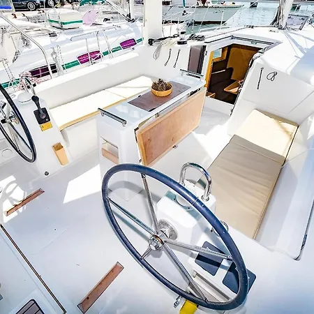Oceanis 38 *
